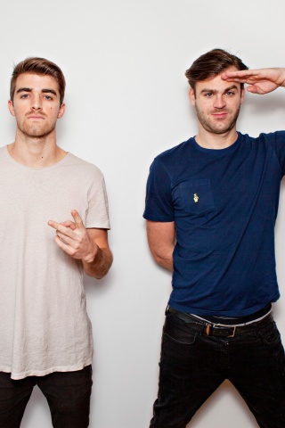 Fondo de pantalla The Chainsmokers with Andrew Taggart and Alex Pall 320x480