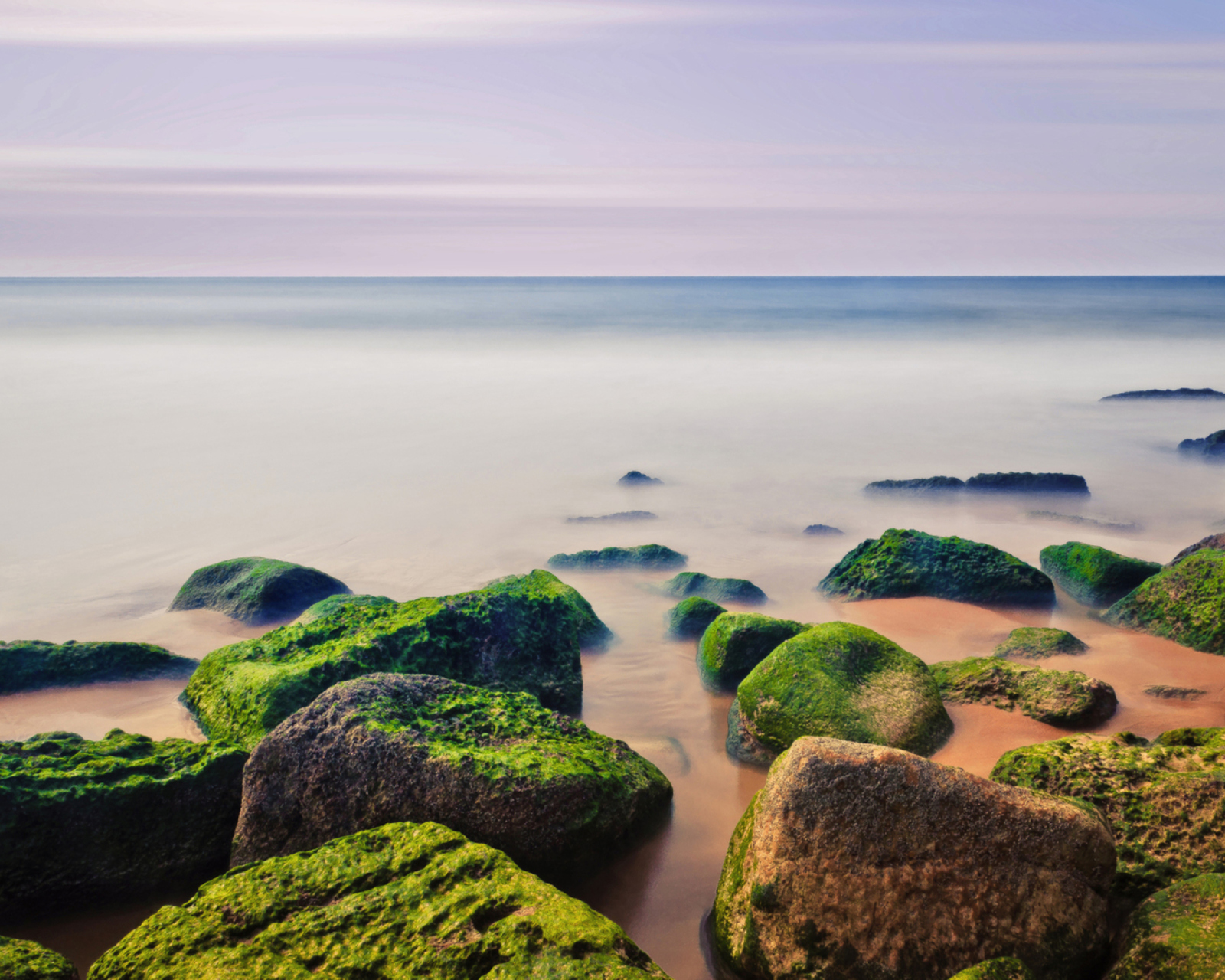 Sfondi Stones Near Sea 1600x1280