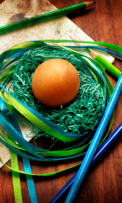 Обои Egg In Nest 240x400