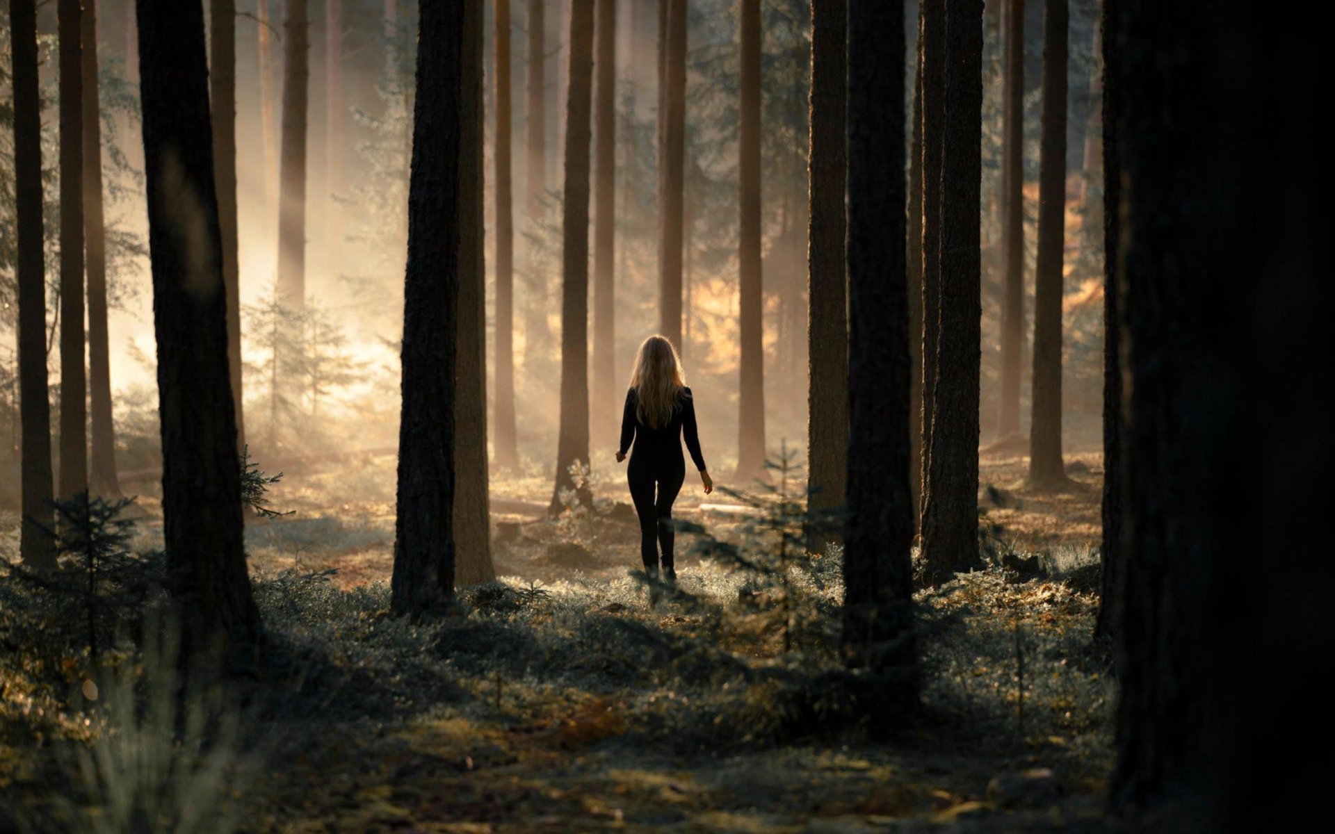 Sfondi Girl In Forest 1920x1200