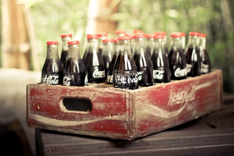 Обои Vintage Coca-Cola Bottles 480x320