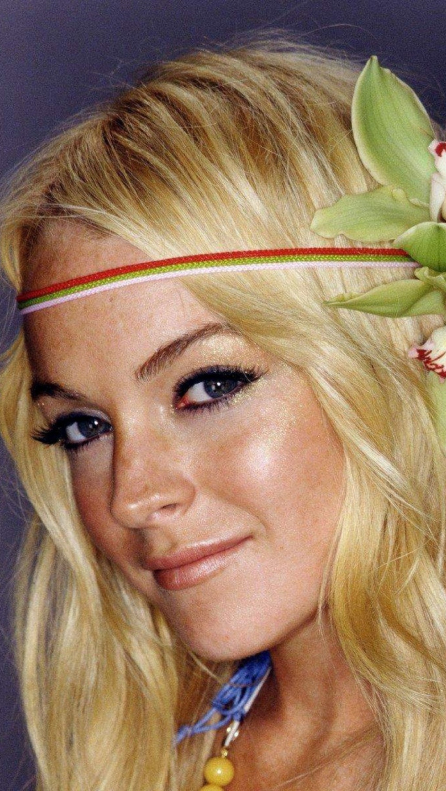 Fondo de pantalla Cute Lindsay Lohan 640x1136