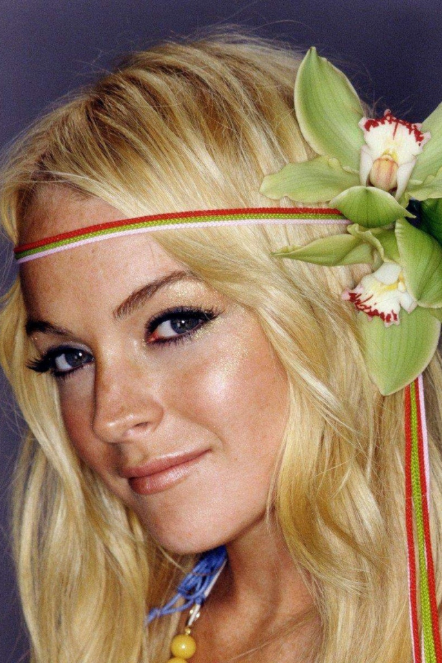 Das Cute Lindsay Lohan Wallpaper 640x960