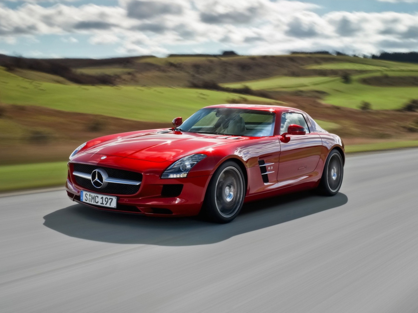 Das Red Mercedes Benz SLS AMG Wallpaper 1400x1050