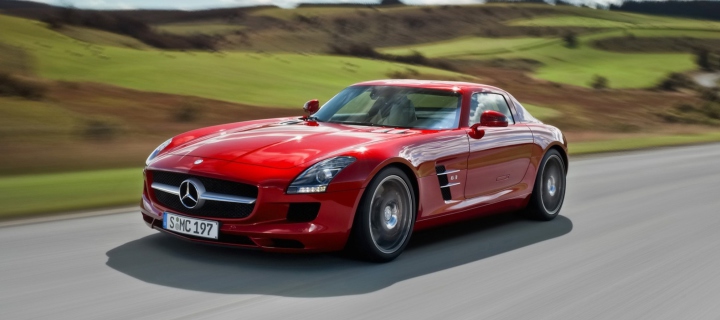 Red Mercedes Benz SLS AMG wallpaper 720x320