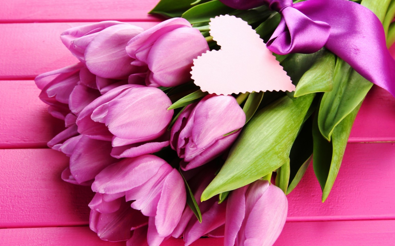 Screenshot №1 pro téma Pink Tulips Bouquet And Paper Heart 1280x800