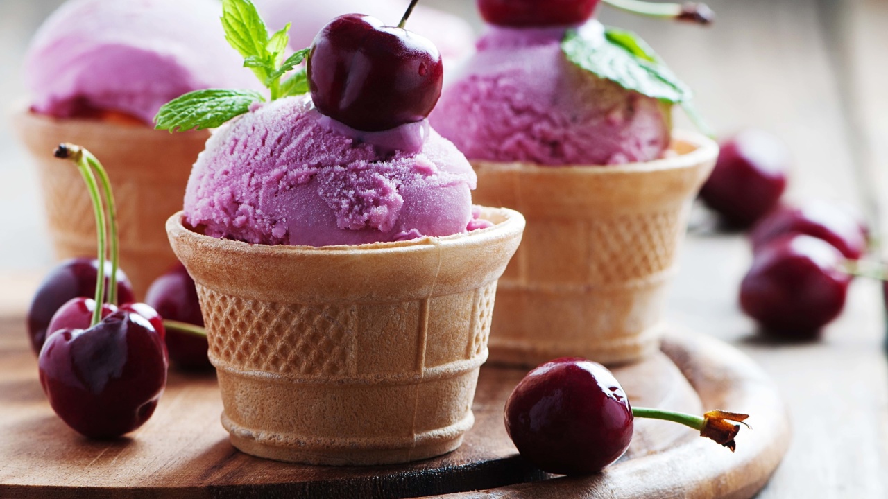 Обои Pink Ice cream scoops 1280x720