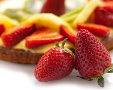 Sfondi Strawberries Cake 220x176
