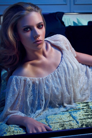 Fondo de pantalla Scarlett Johansson 320x480