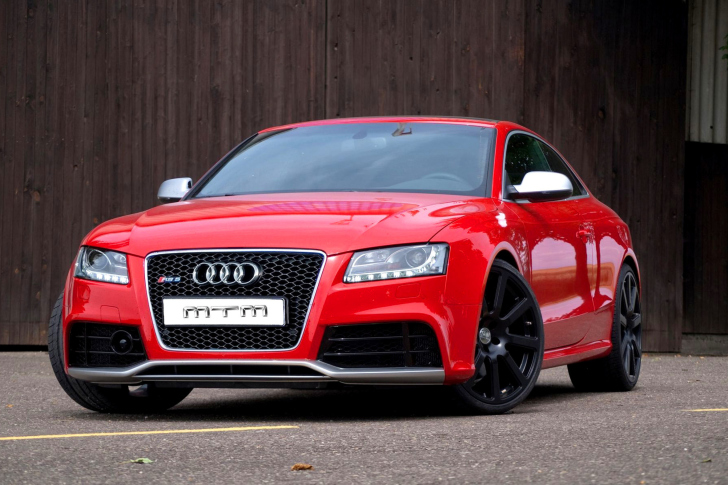 Audi RS5 Red wallpaper