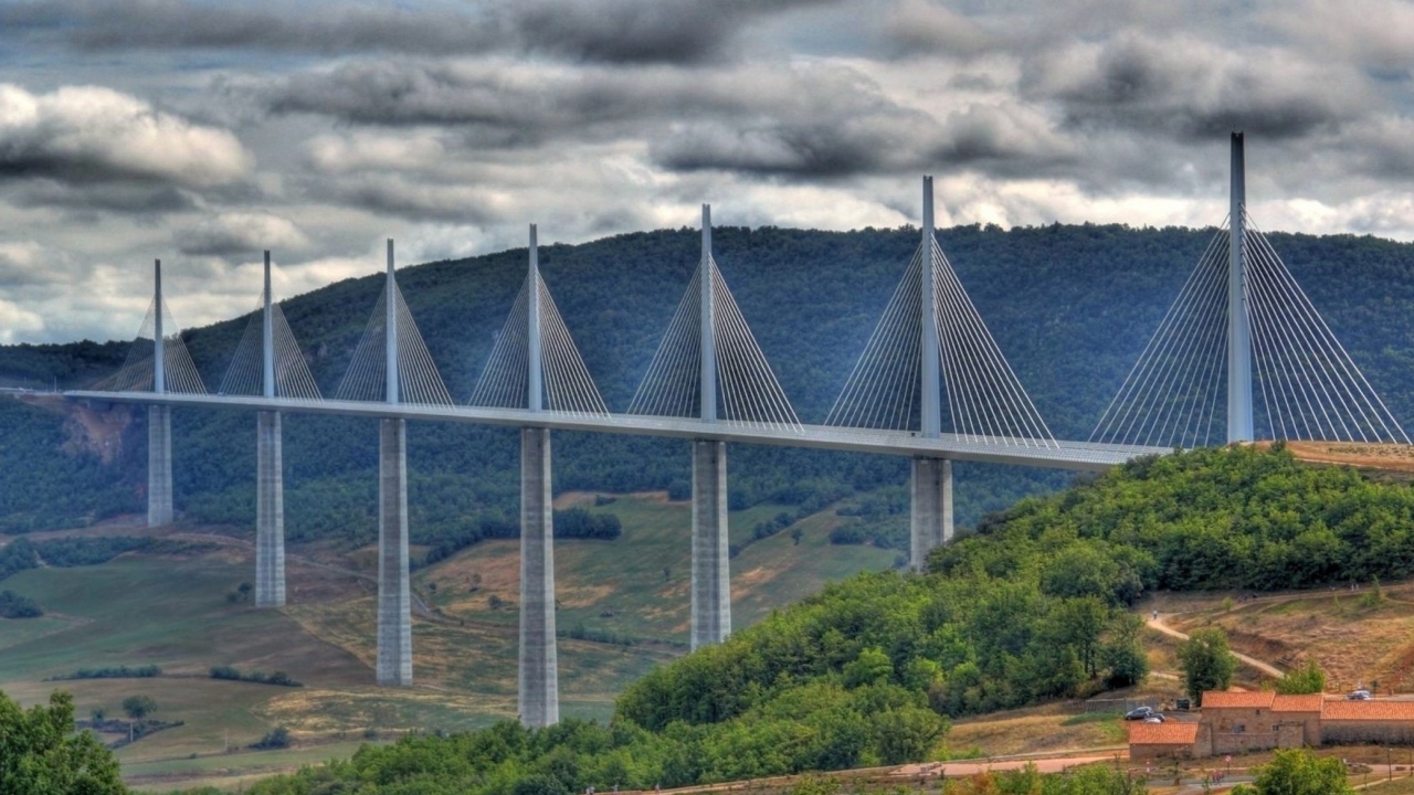 Обои Viaduc De Millau In France 1280x720