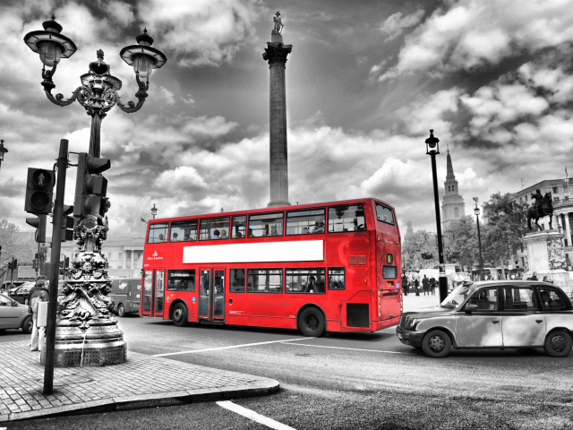 Обои Trafalgar Square London 640x480