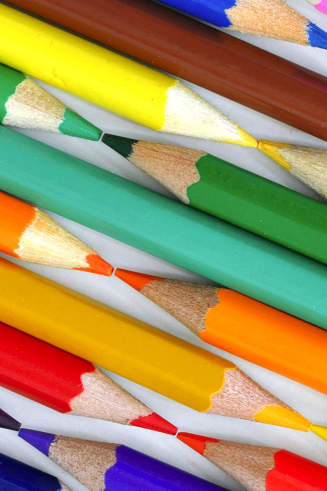 Das Colored Pencils Wallpaper 640x960