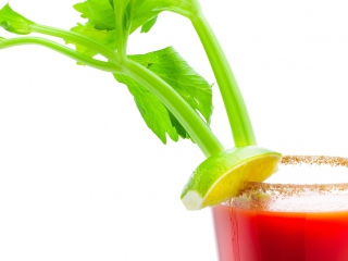 Das Bloody Mary Cocktail Wallpaper 320x240