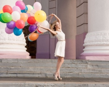 Das Girl With Colorful Balloons Wallpaper 220x176