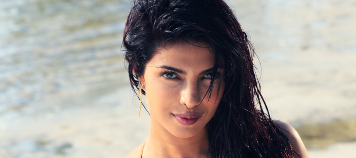 Priyanka Chopra Exotic wallpaper 720x320