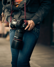 Sfondi Girl With Photocamera 176x220