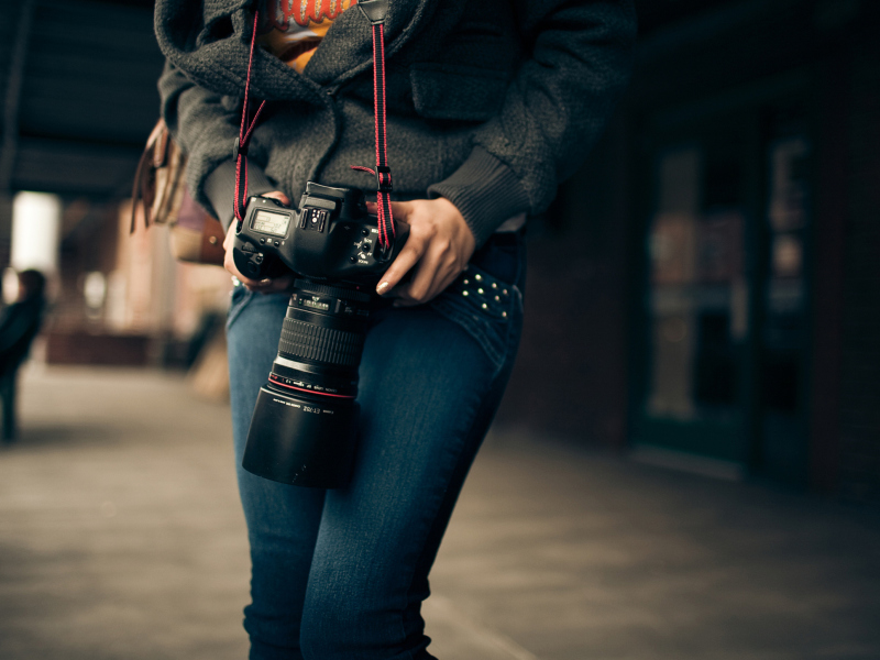 Обои Girl With Photocamera 800x600