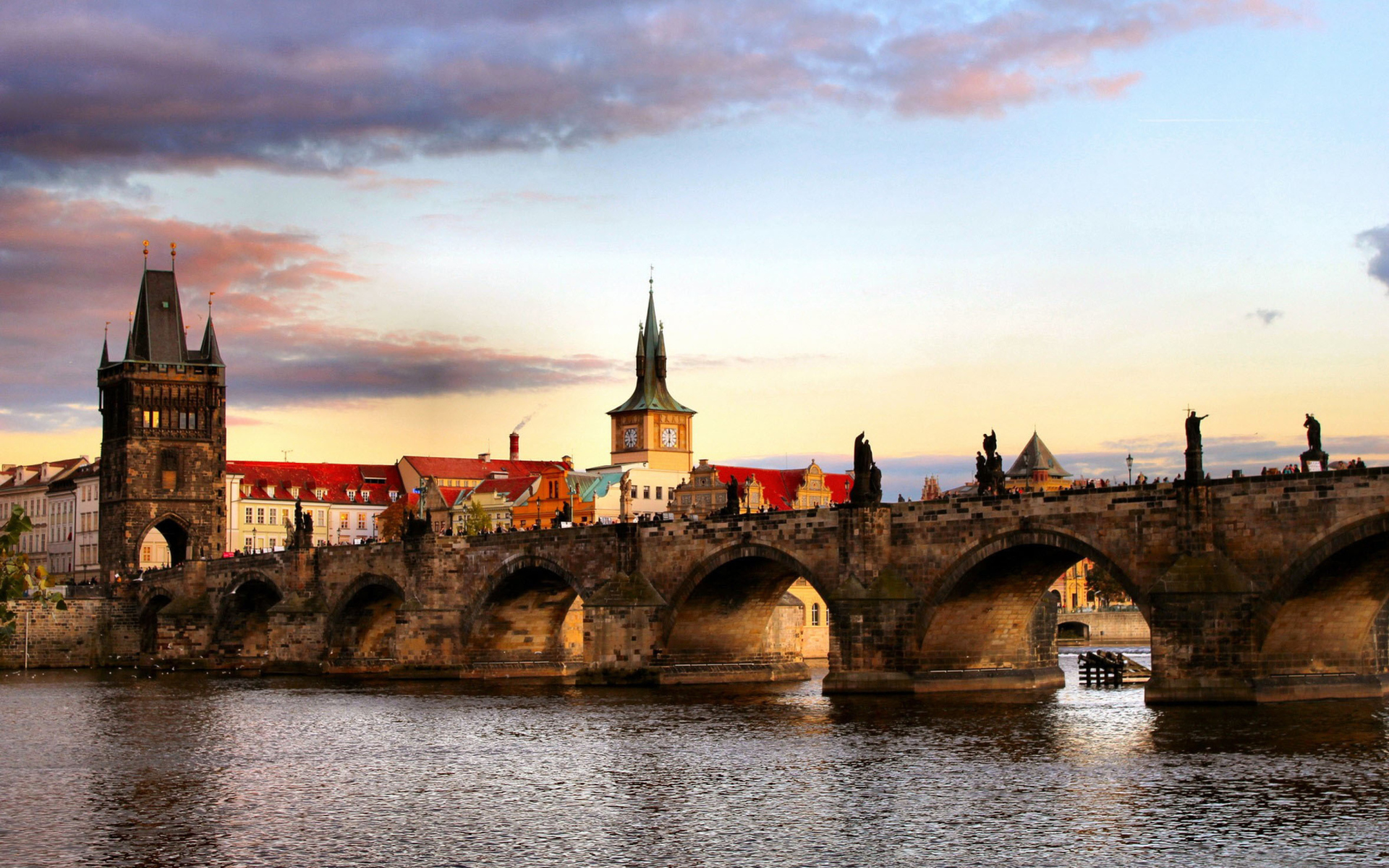 Charles Bridge In Prague wallpaper 1920x1200