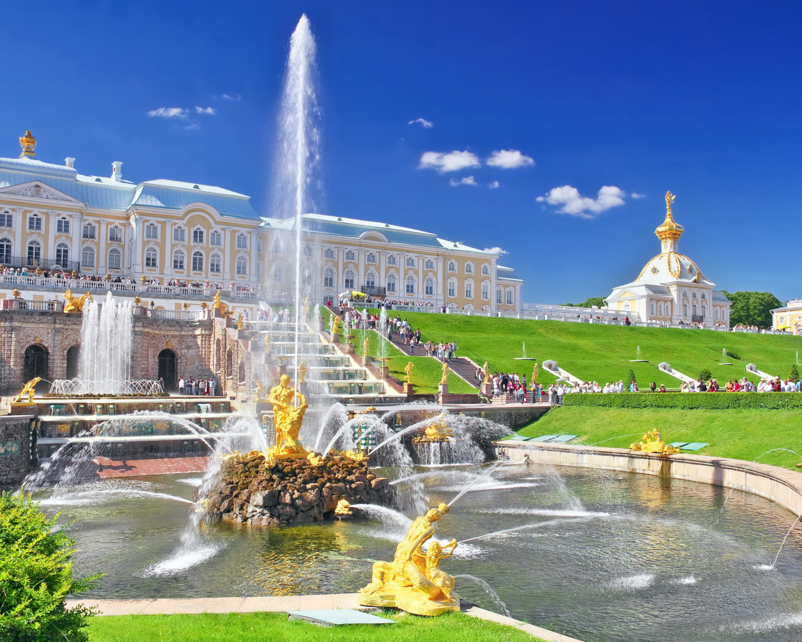 Fondo de pantalla Peterhof In Saint-Petersburg 1600x1280