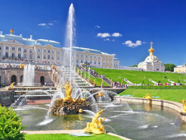 Das Peterhof In Saint-Petersburg Wallpaper 640x480