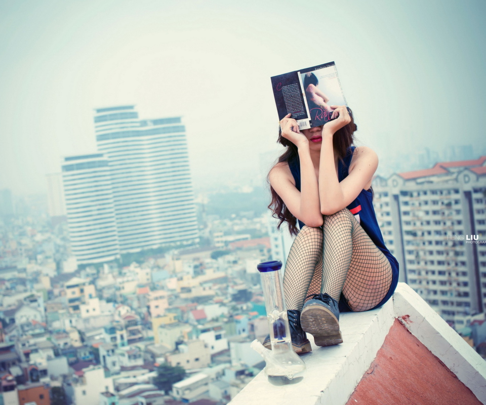 Обои Girl With Book Sitting On Roof 960x800