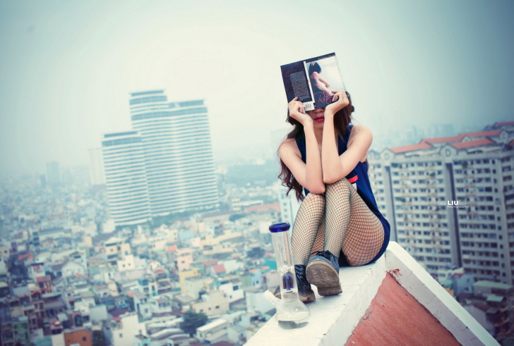 Обои Girl With Book Sitting On Roof