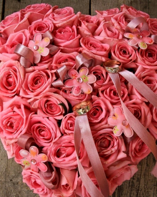Pink heart from roses Ultra HD - Obrázkek zdarma pro iPhone 4S