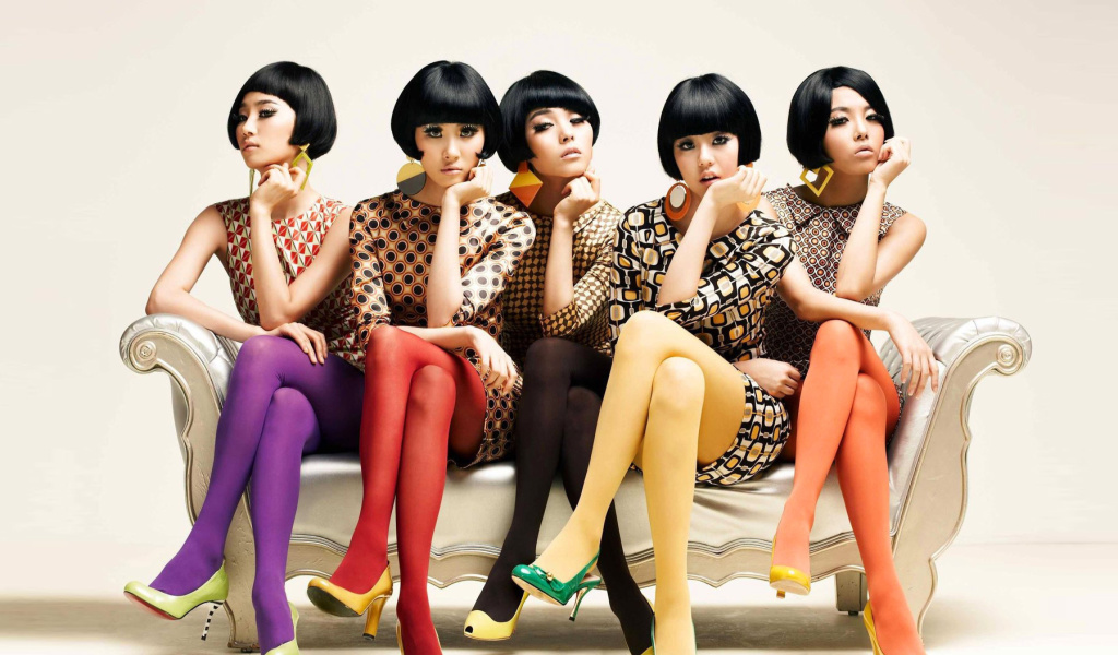 Das Five Asian Girls Wallpaper 1024x600