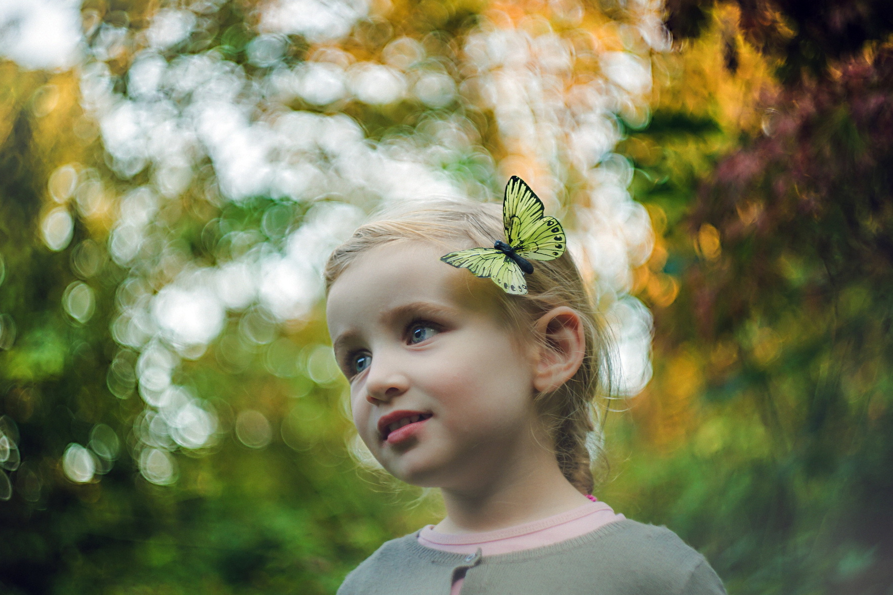 Обои Little Butterfly Princess 2880x1920
