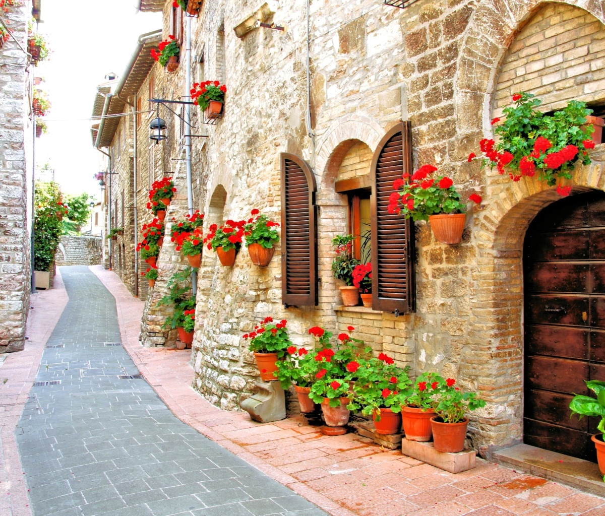 Italian Streets on Garda wallpaper 1200x1024