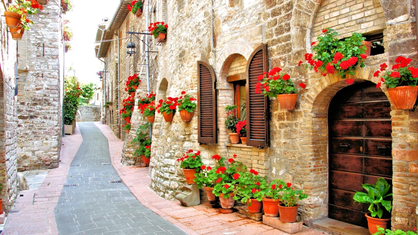 Italian Streets on Garda wallpaper 1366x768