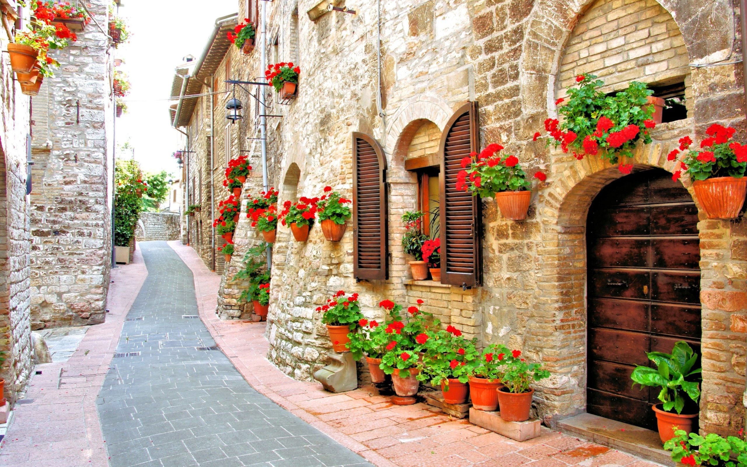 Italian Streets on Garda wallpaper 2560x1600