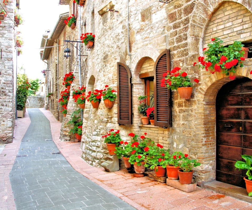 Das Italian Streets on Garda Wallpaper 960x800