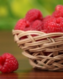 Basket Of Raspberries wallpaper 128x160