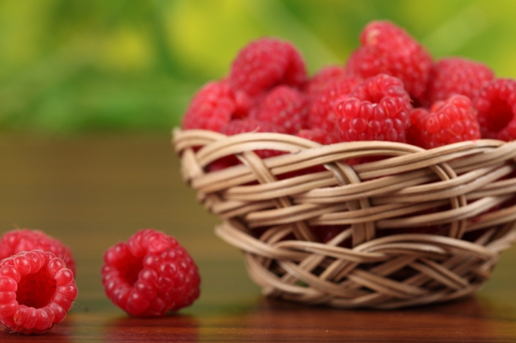 Basket Of Raspberries wallpaper