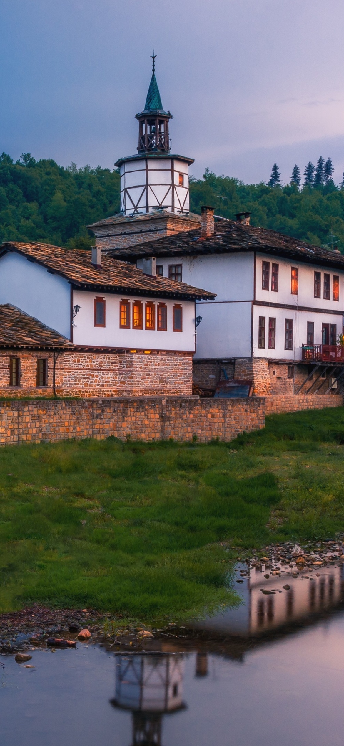 Fondo de pantalla Tryavna Bulgaria 1170x2532