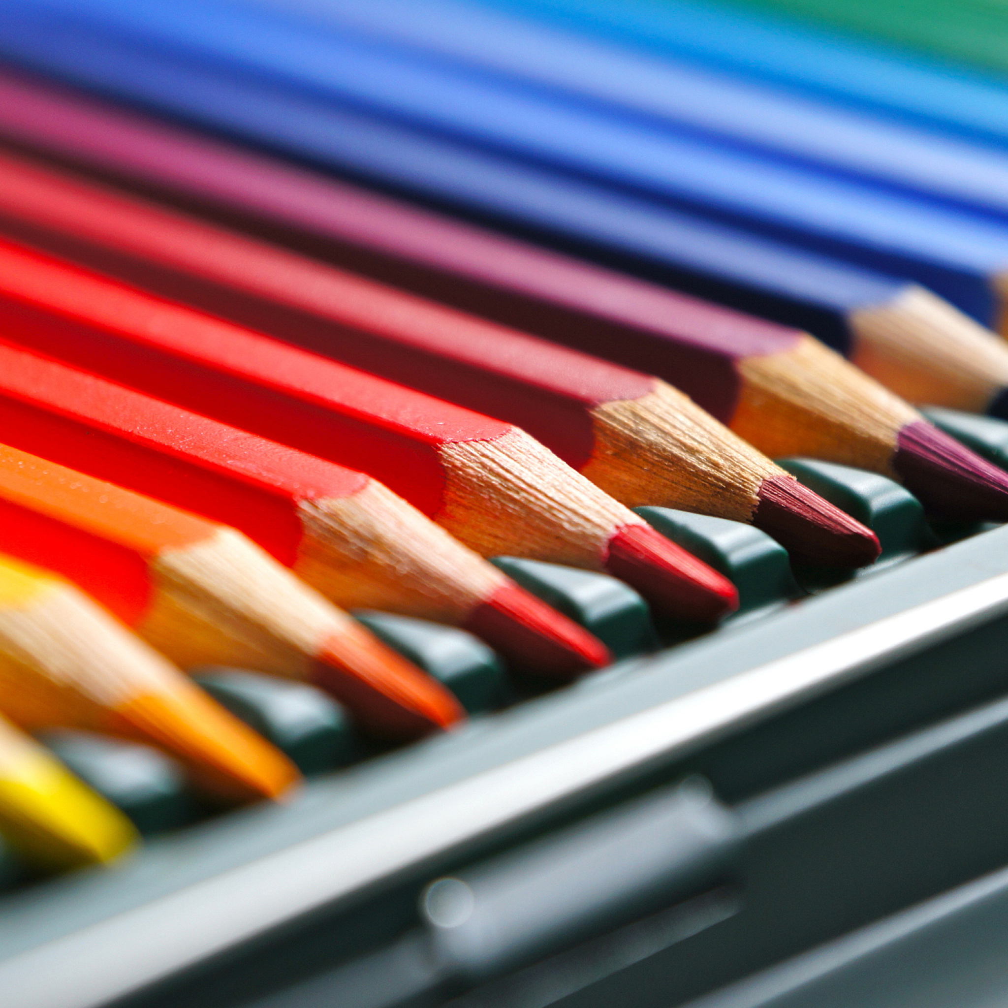 Das Coloured Pencils Wallpaper 2048x2048