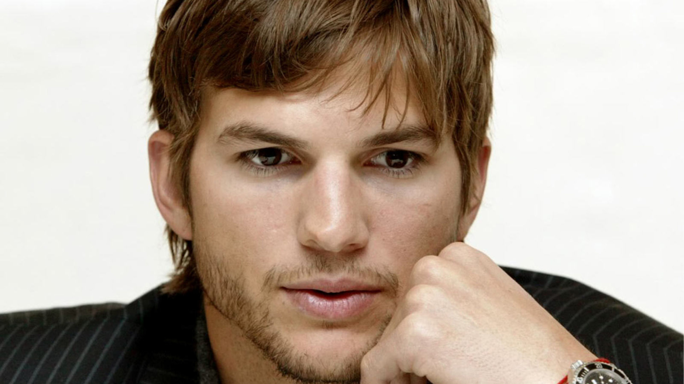 Screenshot №1 pro téma Ashton Kutcher 1366x768