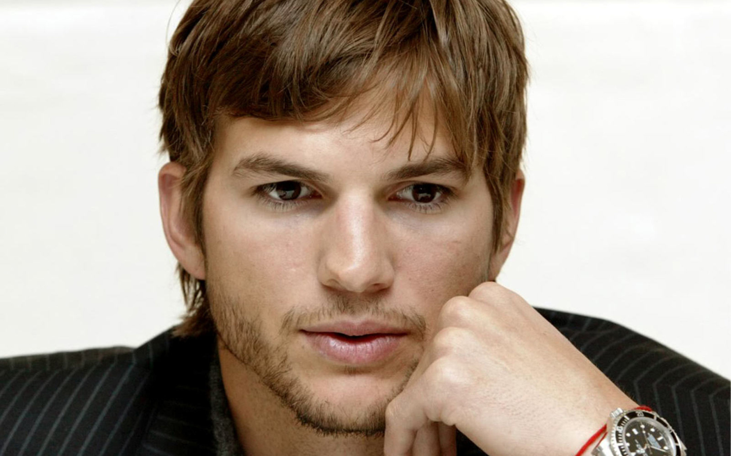 Ashton Kutcher wallpaper 1440x900