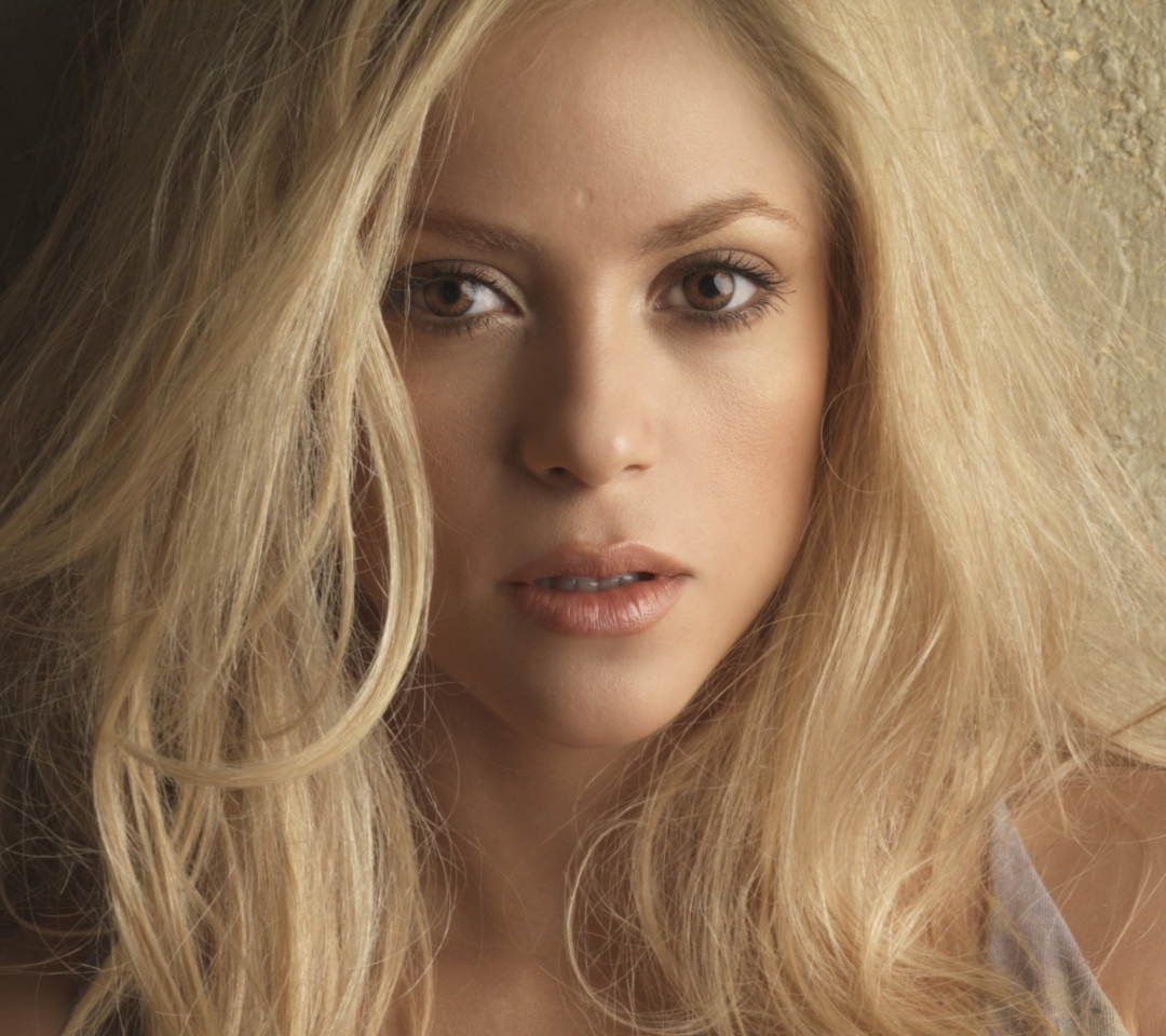 Blonde Shakira wallpaper 1080x960
