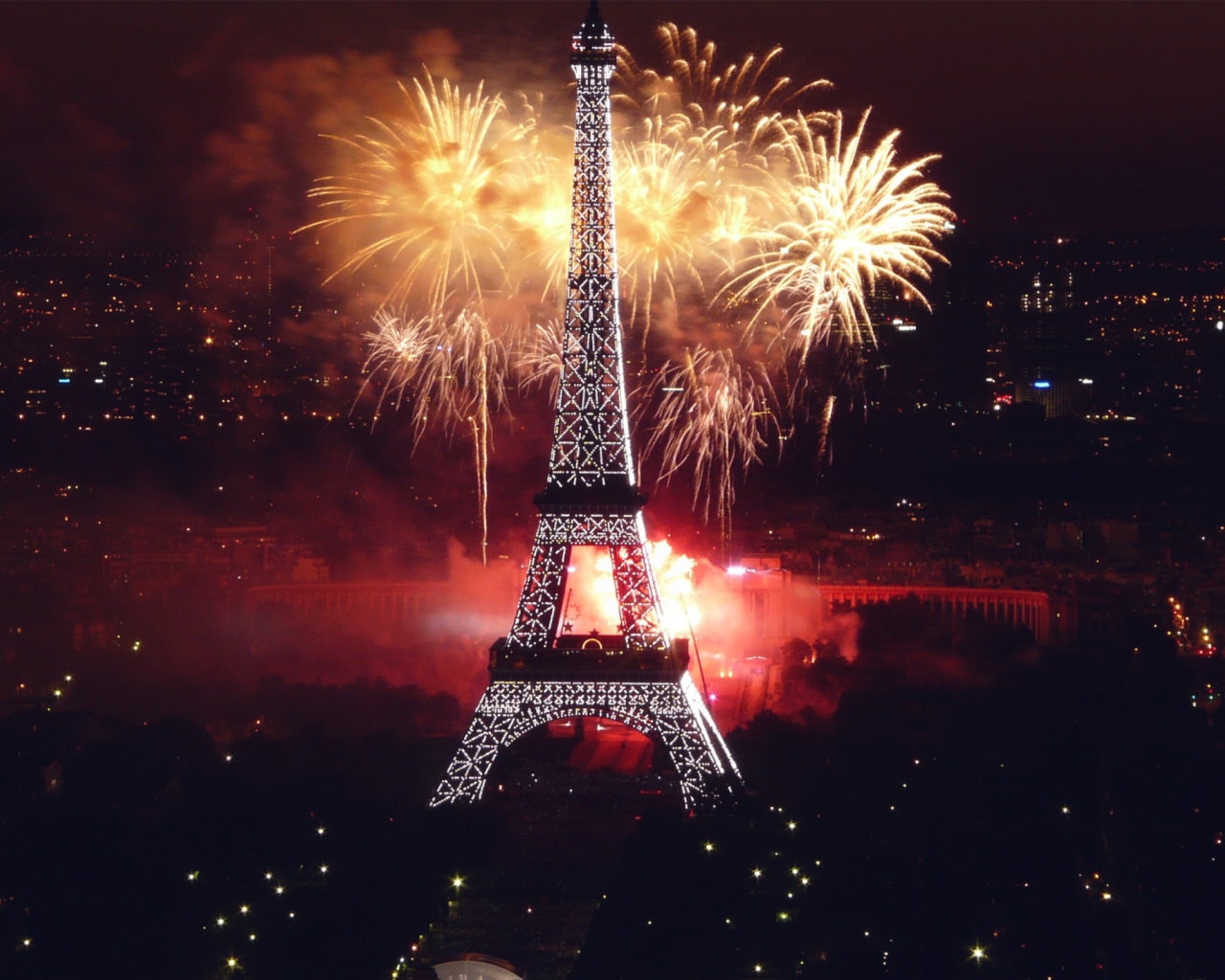 Das Fireworks At Eiffel Tower Wallpaper 1280x1024
