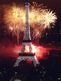 Fondo de pantalla Fireworks At Eiffel Tower 240x320