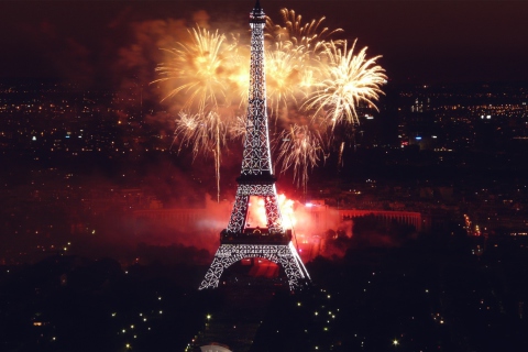 Das Fireworks At Eiffel Tower Wallpaper 480x320