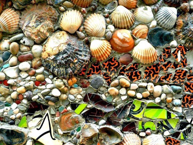 Shells and Pebbles wallpaper 640x480