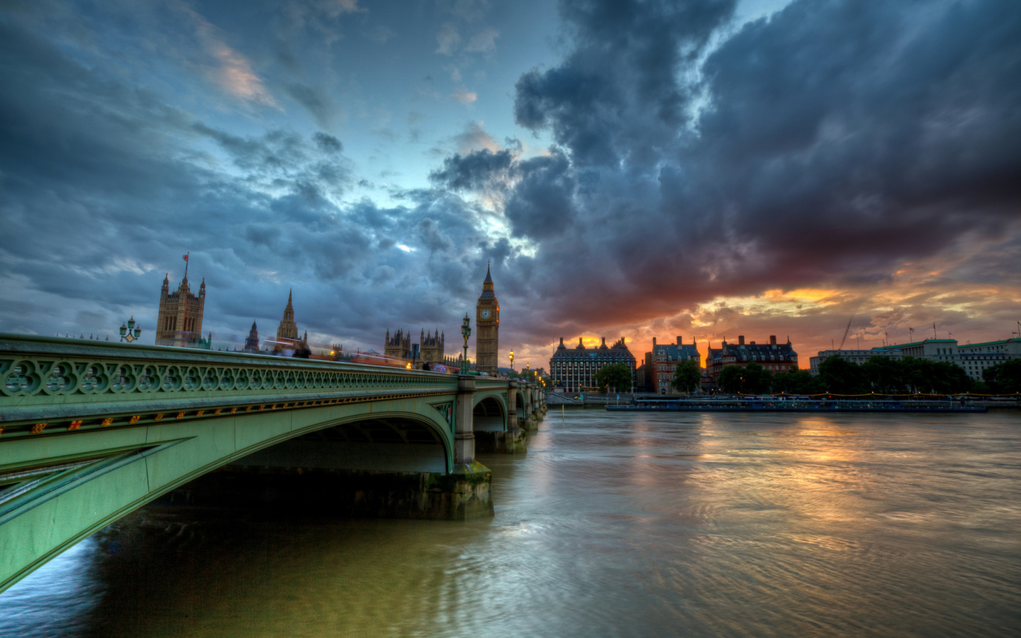 Sfondi Westminster bridge on Thames River 1440x900