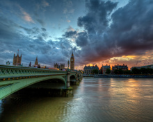 Westminster bridge on Thames River wallpaper 220x176