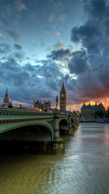 Westminster bridge on Thames River wallpaper 360x640