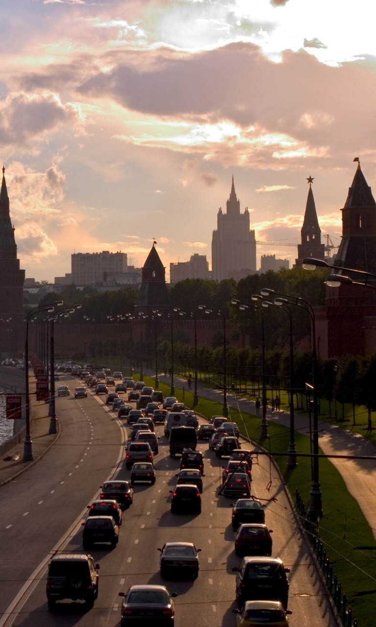 Das Moscow Cityscape Wallpaper 768x1280