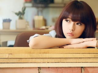 Das Cute Asian Girl In Thoughts Wallpaper 320x240